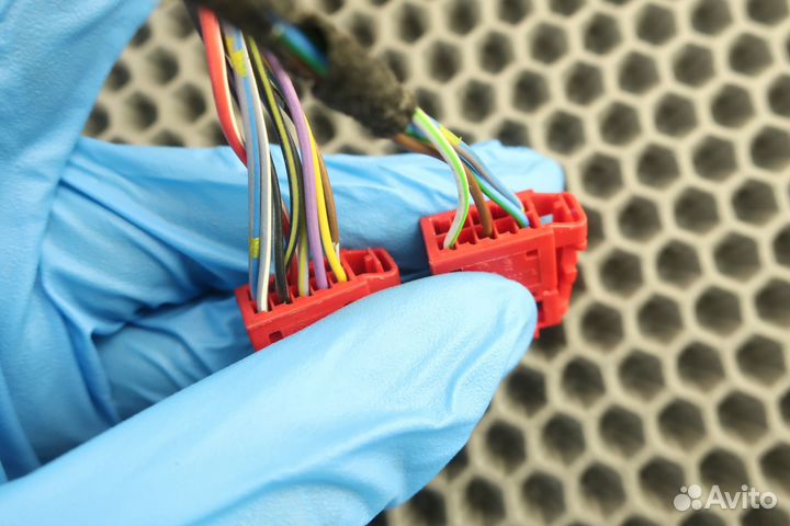 Разъем VAG 6R0972930A