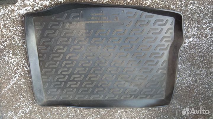 Продам часть багажного отделения Ford Focus 2 хетч