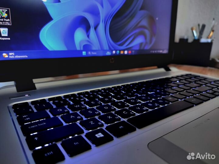 Игровой HP с сенсорным экраном