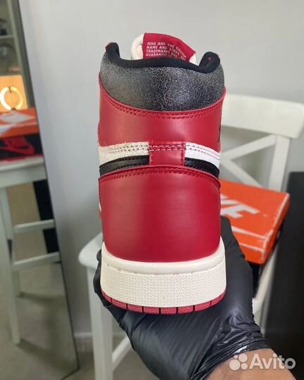 Air Jordan 1 Retro High OG Chicago Lost & Found