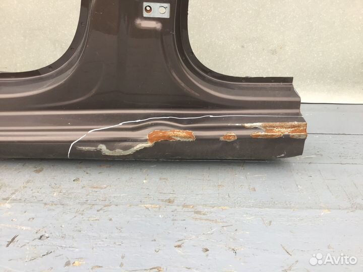 Порог со стойкой левый Skoda Rapid 2013-2020