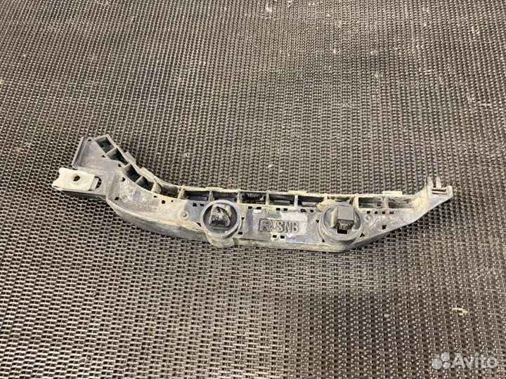 Крепление бампера переднее правое Honda Civic 4D