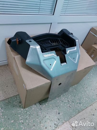 Переднюю панель и Бампер BRP CAN-AM commander