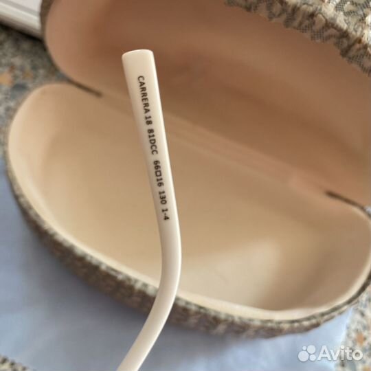 Солнцезащитные очки Carrera женские