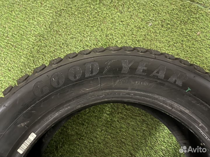 Goodyear Ultragrip Ice Arctic 235/40 R18 95T