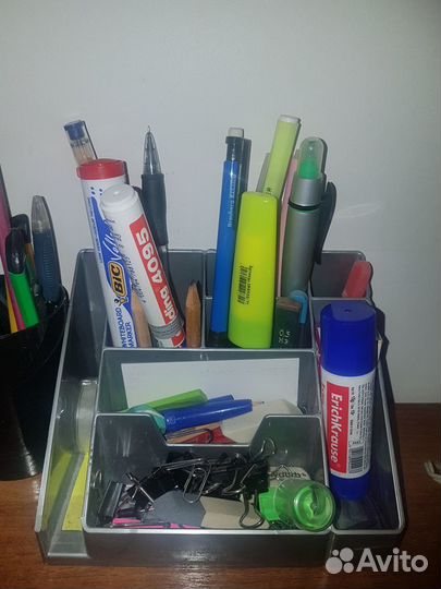 Скрепки скобы ручки