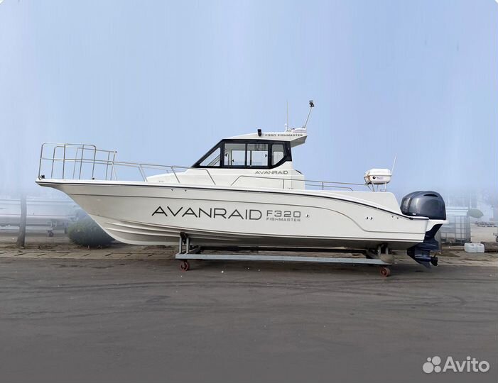 Катер Avanraid F320 Fishmaster