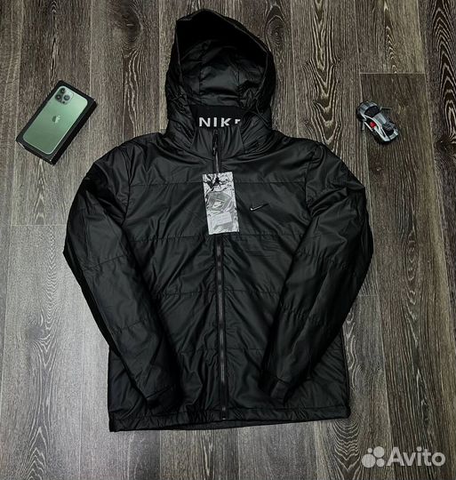 Демисезонные куртки Nike современные