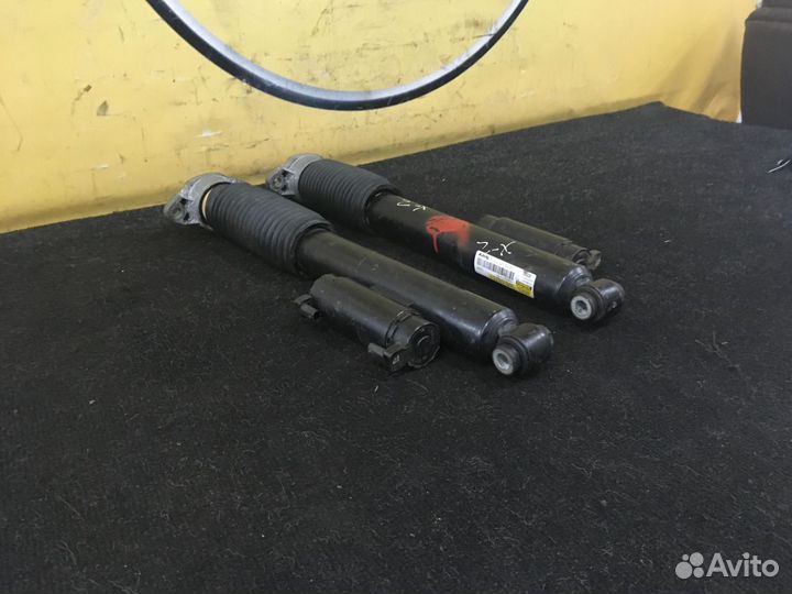 Задний амортизатор Мерседес 253 GLC A2533200331