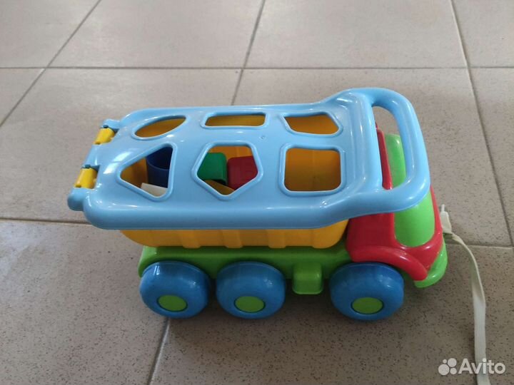 Развивающая машинка с буквами