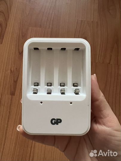 Зарядное устройство GP PowerBank gppb420GS