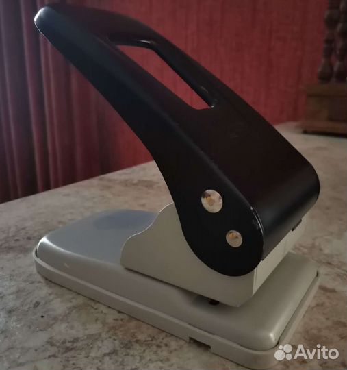 Дырокол Laco L3100