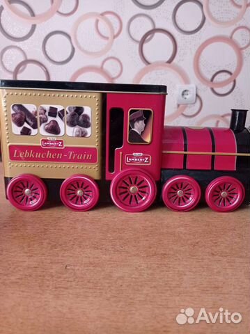 Жестяные коробки из-под конфет и чая