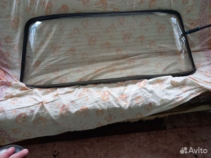 Заднее стекло ваз 2106
