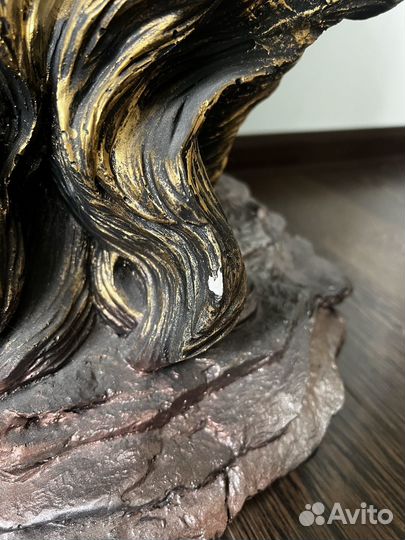 Статуя лев из гипса