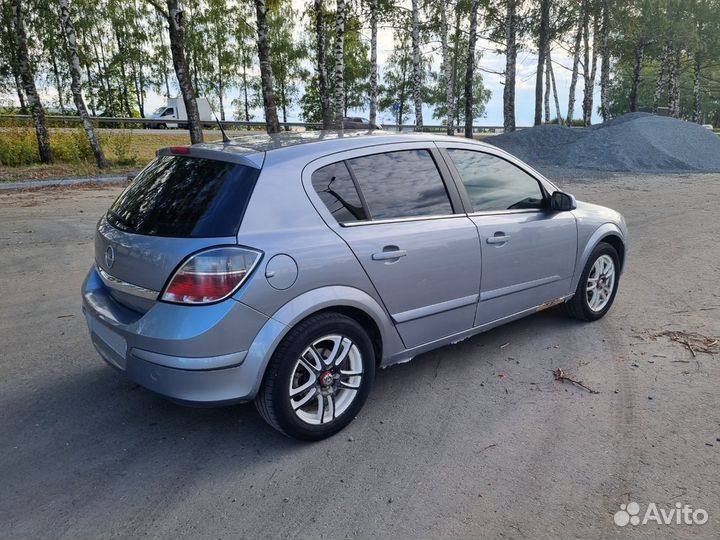 Opel Astra 1.8 МТ, 2008, 265 000 км