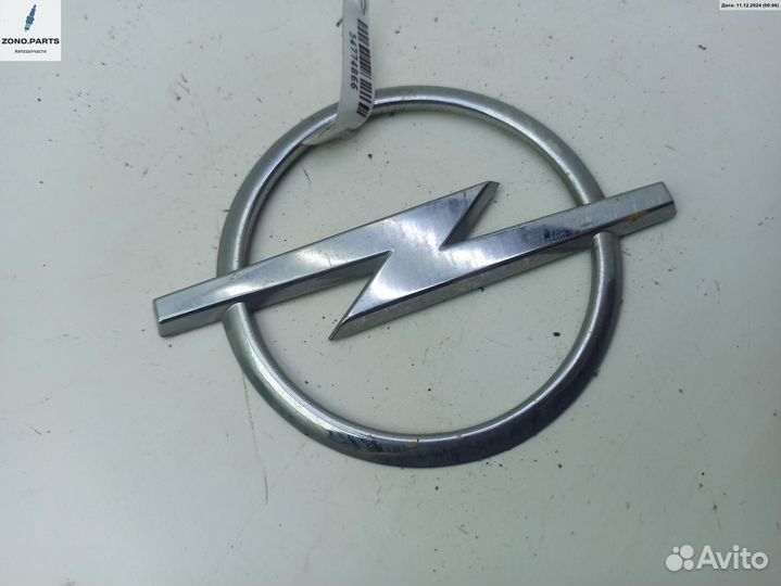 Эмблема 31346-0100 на Opel Vectra C