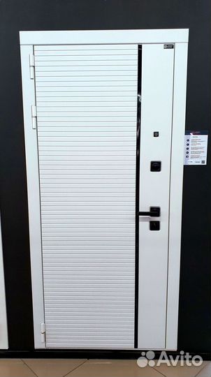 Дверь входная Белая Итальянская фурнитура