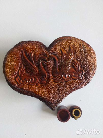 Деревянная шкатулка резная