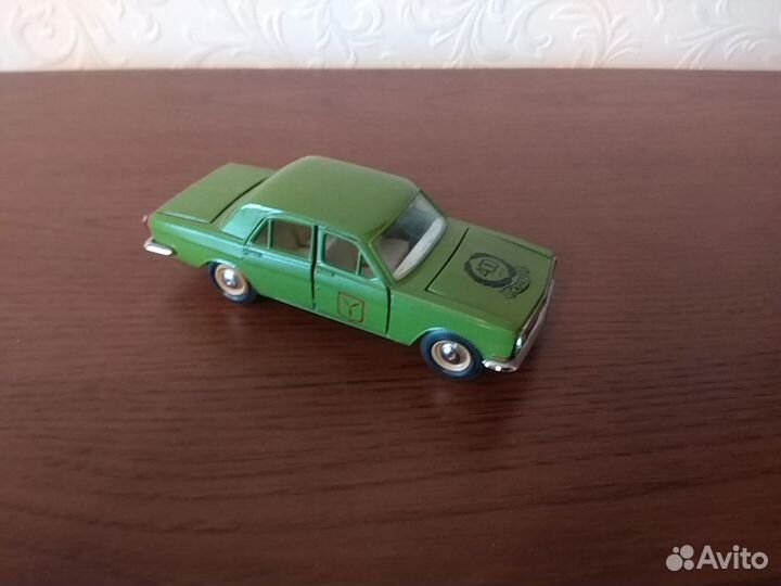 Газ 24. Редкая. Модель 1:43. ussr. 400 лет Саратов