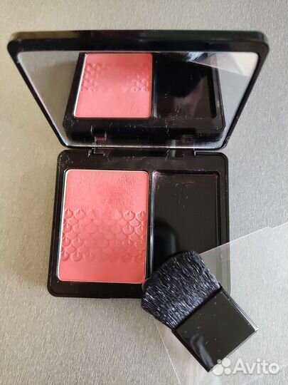 Румяна Guerlain 02 chic pink