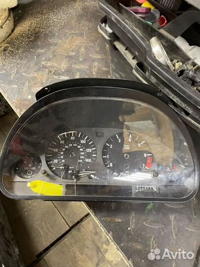 Щиток приборов BMW