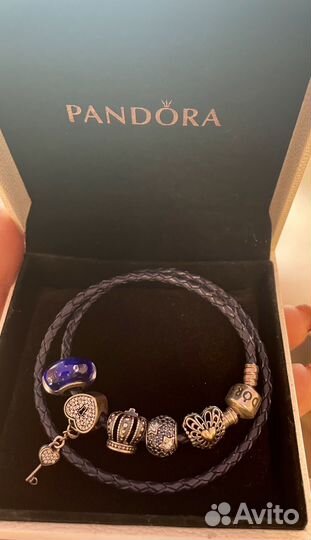 Кожаный браслет Pandora с шармами