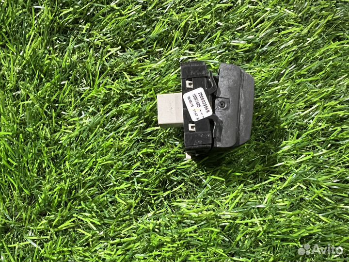 Кнопка круиз-контроля Renault Logan II