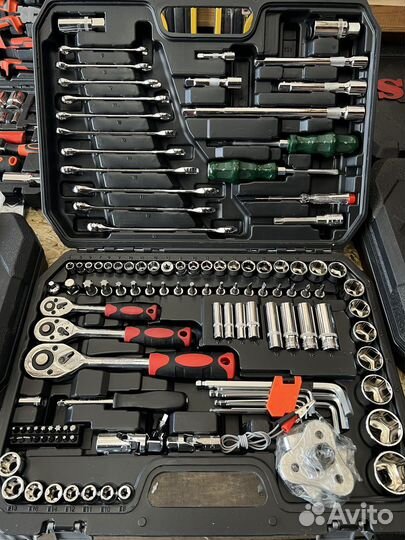 Автомобильный набор инструментов