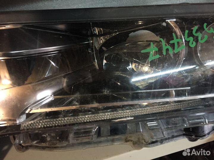 Фара левая битая Toyota Highlander 2018