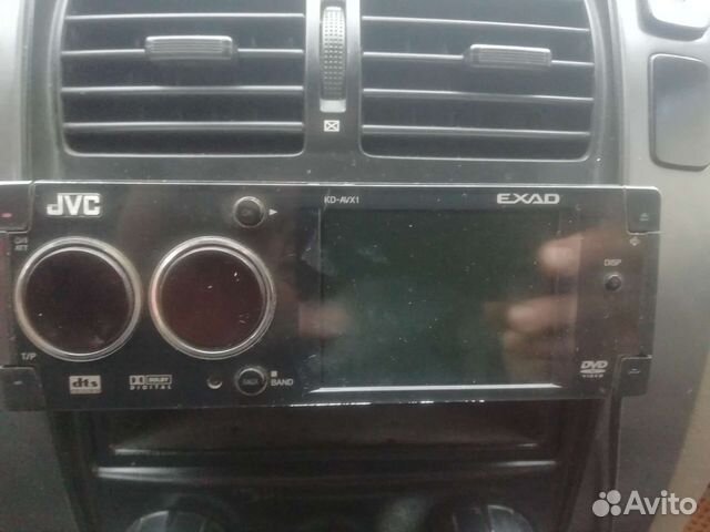 Авто магнитола jvc и буфер в месте усилитель