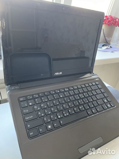 Ноутбук asus K42J компактный и удобный в работе