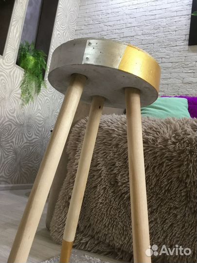 Столик, подставка для цветов