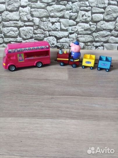 Игрушки Свинка Пеппа автобус и паровоз