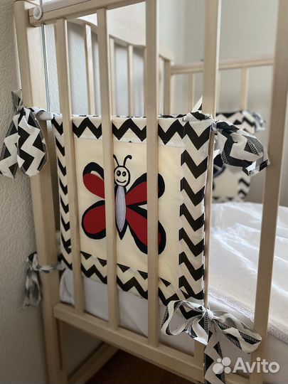 Бортик в кроватку, развивающее панно