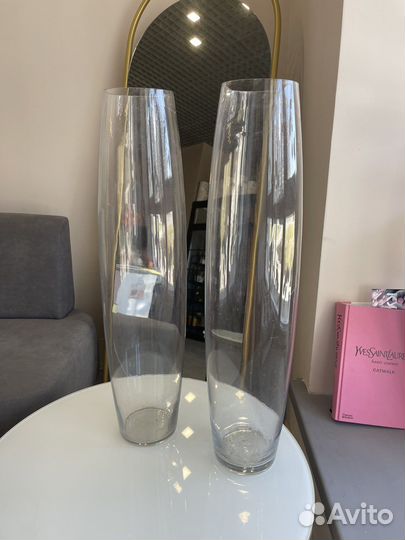 Большая стеклянная ваза