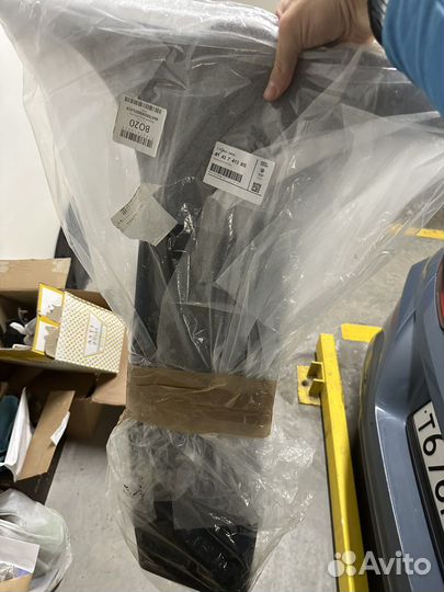 Обшивка центральной стойки Mini Countryman