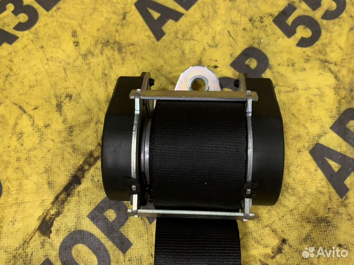 Ремень безопасности задний левый VW Passat CC