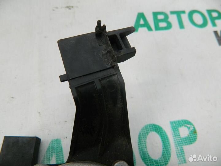 Моторчик стеклоочистителя задний для Peugeot 200 2