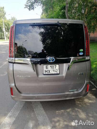 Уплотнительная резинка двери багажника Toyota