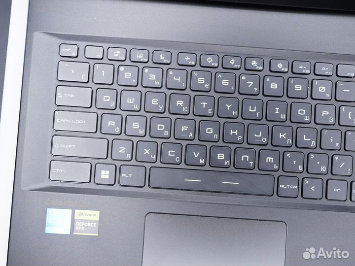 MSI Vector GP77 RTX 4070 / i7-13700H 1TB 240Hz