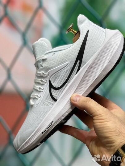 Nike pegasus trail 2 белые разм. 41