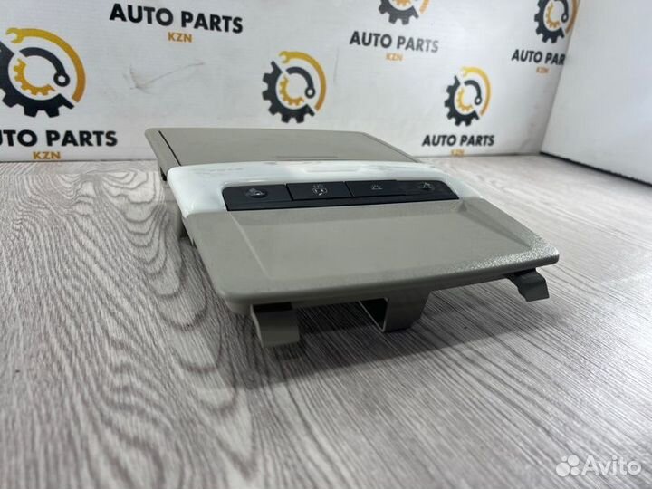 Плафон подсветки салона передний Mitsubishi