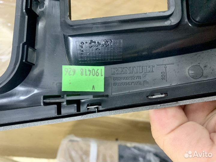 Рамка для магнитолы renault logan 2