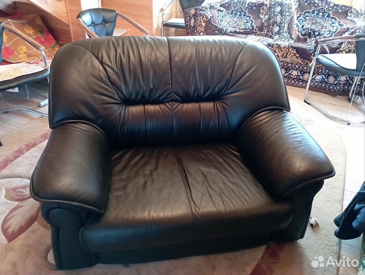 Кресло кожаное