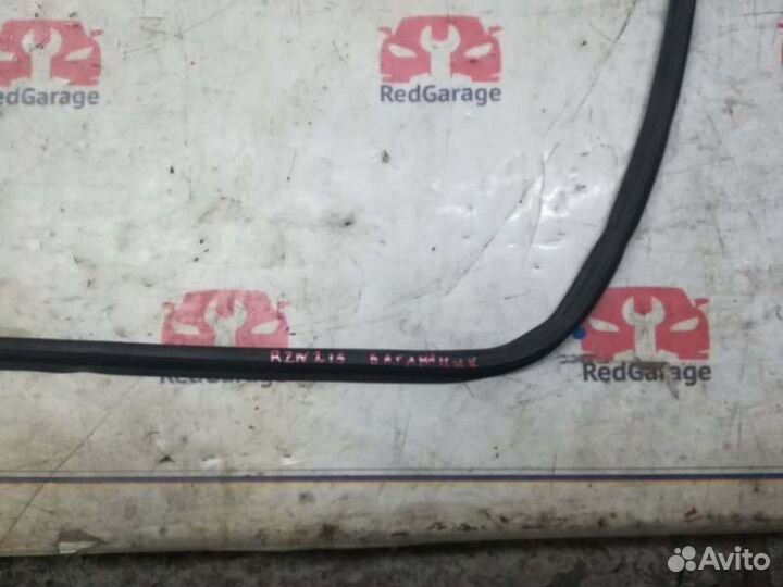 Уплотнитель двери багажника Toyota Hilux Surf