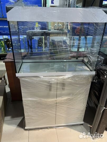 Готовые аквариумы с тумбой