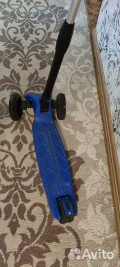 Самокат трехколесный