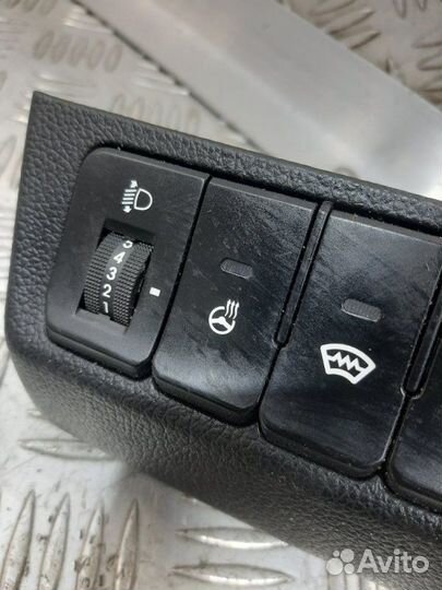 Кнопка обогрева руля Kia Rio QB G4FC 2015