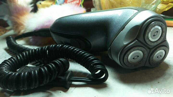 Электробритва с плавающими лезвиями philips